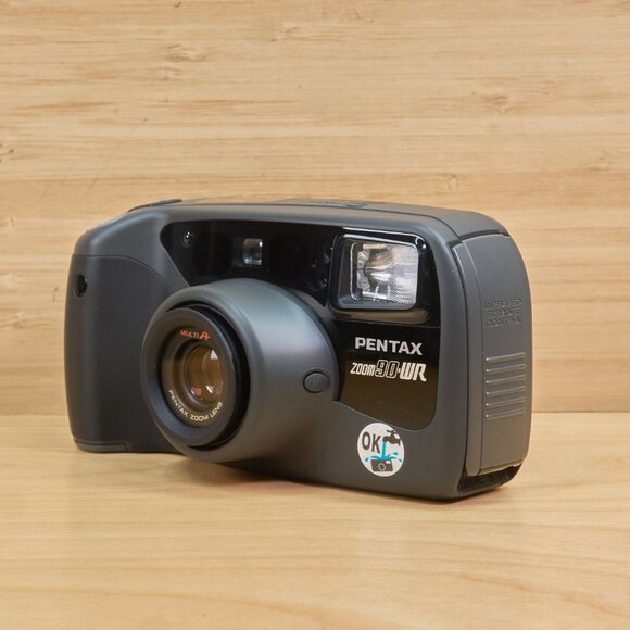 Pentax Zoom 90-WR Point and Shoot 35mm Film Camera - Picture 3 of 10
